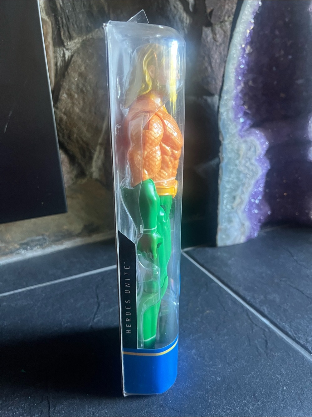 DC Aquaman Figure - Red, Green, Blonde - Picture 3 of 8